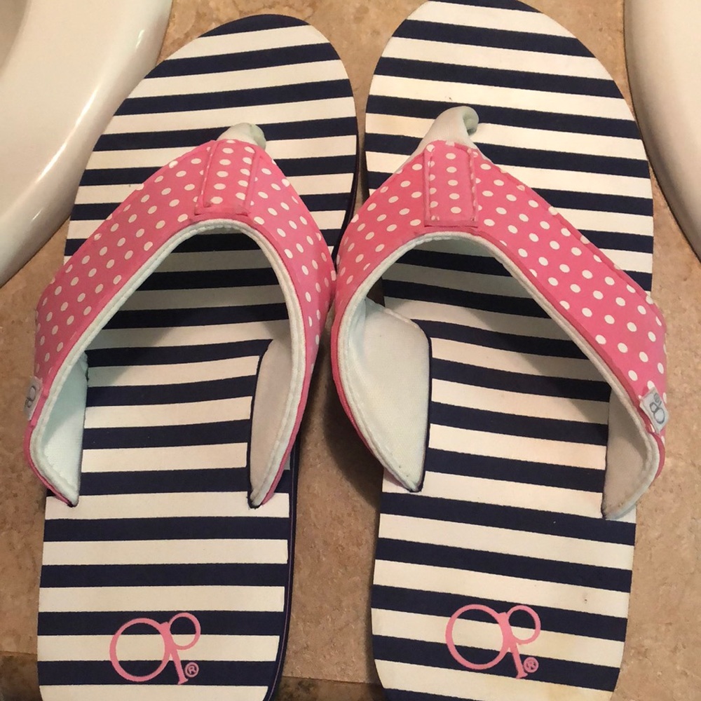 Girls size XL (4/5) flip flops